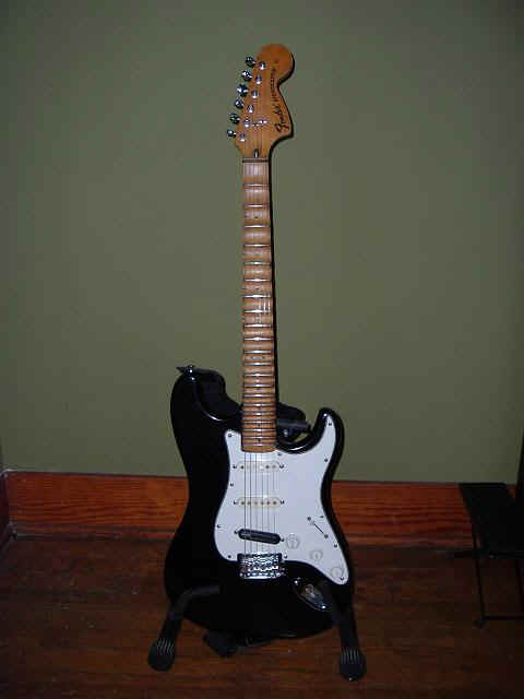 SchlegelBlackStrat.JPG (24512 bytes)