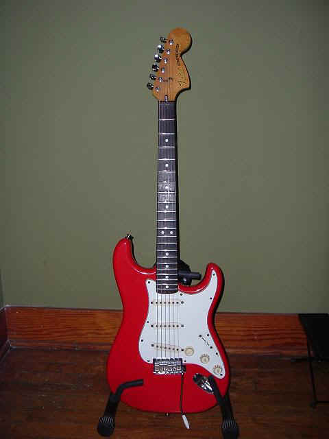 SchlegelRedStrat.JPG (27562 bytes)